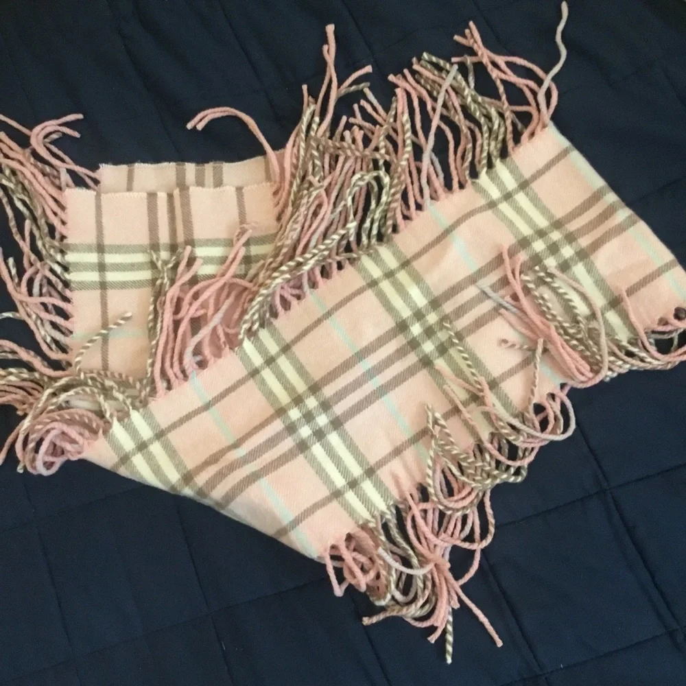 Authentic Burberry London RARE Cashmere Nova Check “HAPPINESS “Pink Fringe Scarf